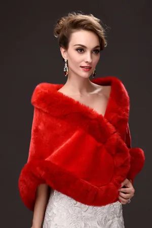 Charming Faux Fur Wedding Wrap