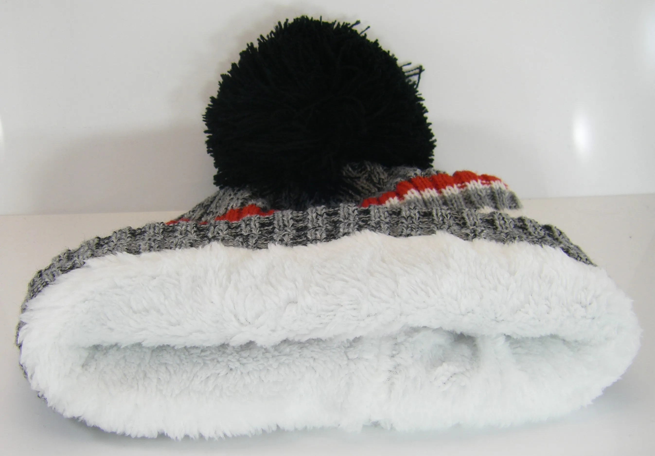 Ohio Plush Lined Embroidered Winter Knit Pom Beanie Hat (Gray/Red Script)