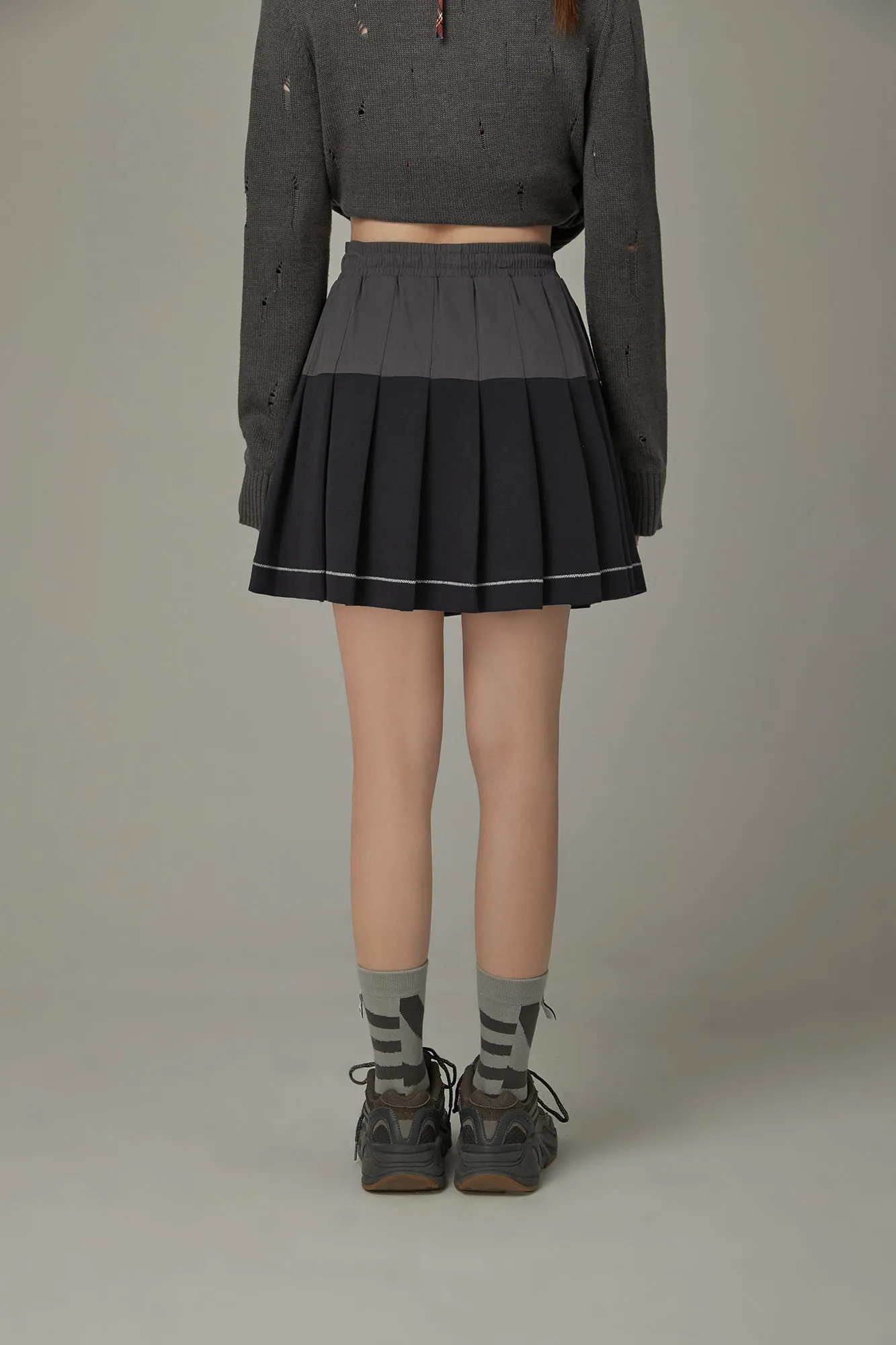 Stopper Pleated Skirt